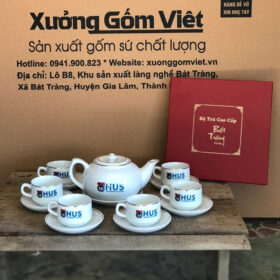 Bộ ấm chén in logo dáng lõm màu trắng vẽ viền kim XG-AC26