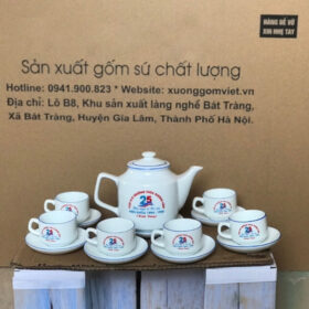 Bộ ấm chén Bát Tràng dáng vuông cao màu trắng vẽ chỉ màu XG-AC08