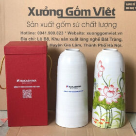 Bình hoa gốm sứ in logo nakashima dáng ống cổ hẹp màu trắng vẽ sen hồng XG-LH02