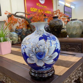 Bình hút lộc in logo men lam vẽ sen viền vàng XG-BHL20