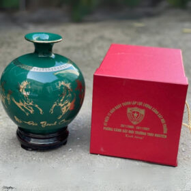 Bình hút lộc in logo kỷ niệm ngày thành lập màu xanh lá họa tiết mã đáo thành công XG-BHL28