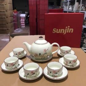 Bộ ấm chén dáng in logo bầu tròn màu trắng họa tiết hoa đào hồng XG-AC43