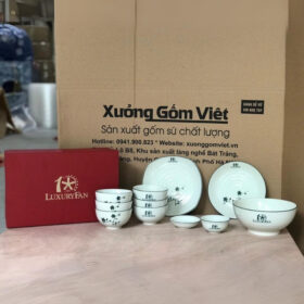 Bộ bát đĩa in logo Luxury Fan màu kem kẻ viền hoa mai đen XG-BD07