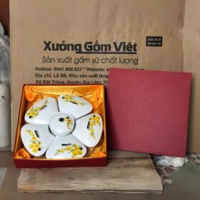 Khay mứt Bát Tràng 5 cánh vẽ nhánh mai vàng XG-KM08