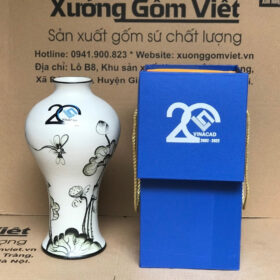 Bình hoa in logo dáng mai bình màu trắng họa tiết sen đen XG-LH26