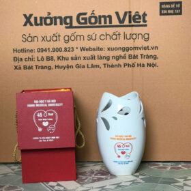 Lọ hoa gốm sứ in logo dáng miệng cá khoét màu trắng XG-LH31