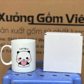 Ly sứ Bát Tràng dáng trụ màu trắng quai C vẽ hình XG-LS25