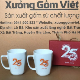 Ly sứ in logo 25 năm Xây dựng và Phát triển dáng chữ V quai vuông XG-LS34