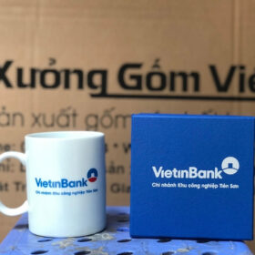 Ly sứ in logo VietinBank Bát Tràng dáng trụ quai C XG-LS43