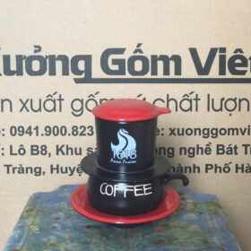 Phin pha cà phê in logo 1618 Asian Fasion Bát Tràng men đen nắp đỏ XG-LS62