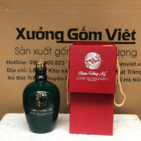 Nậm rượu in logo Rượu Hồng Kỳ dáng bầu màu xanh lá bóng nắp vàng XG-NR22