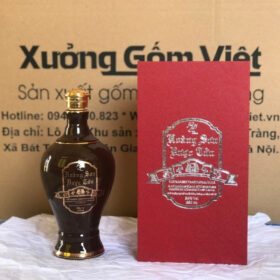 Nậm rượu in logo Hoàng Sơn Được Cửu dáng mai bình màu nâu bóng nắp vàng XG-NR13