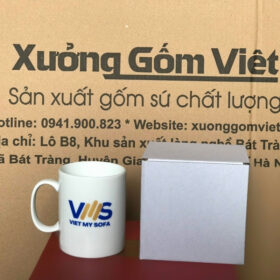 Cốc sứ in logo Viet My Sofa dáng trụ cao có quai C màu trắng XG-LS92