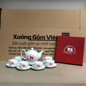 Bộ ấm chén in logo dáng bầu tròn màu trắng XG-AC62