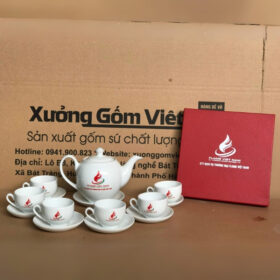 Bộ ấm chén in logo dáng bầu tròn màu trắng XG-AC65