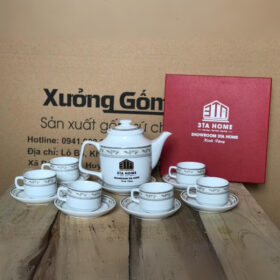 Bộ ấm chén in logo dáng vuông cao màu trăng viền kim XG-AC84