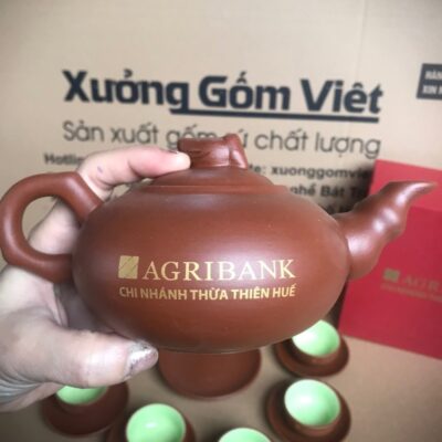 bo-am-chen-tu-sa-in-logo-Agribank-Chi-nhanh-Thua-Thien-Hue-dang-lun-mau-dat-do-4