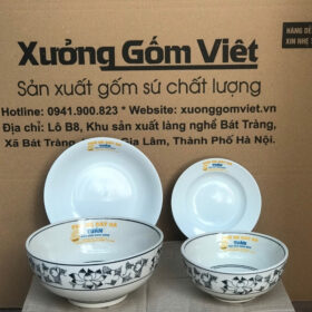 Bộ bát đĩa in logo Phở Dê Bát Đá Tuấn màu trắng họa tiết sen đen XG-BD39