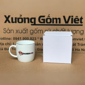 Cốc sứ in logo OANDA Study dáng trụ lùn có quai màu trắng viền kim XG-LS140