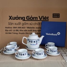 Bộ ấm chén in logo dáng vuông cao màu trắng họa tiết in decal hoa xanh dương XG-AC101