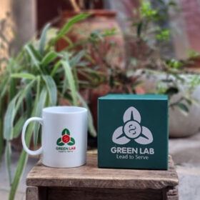 Cốc sứ in logo Greenlab dáng trụ có quai C màu trắng XG-LS182