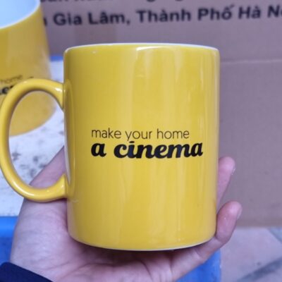 coc-su-bat-trang-in-logo-may-chieu-beecube-dang-tru-quai-chu-c-mau-vang (4)