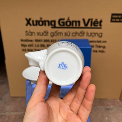 coc-su-bat-trang-in-logo-nha-khoa-vinalign-viet-nam-dang-vat-mau-trang-quai-xoan-co-kem-dia-lot (4)