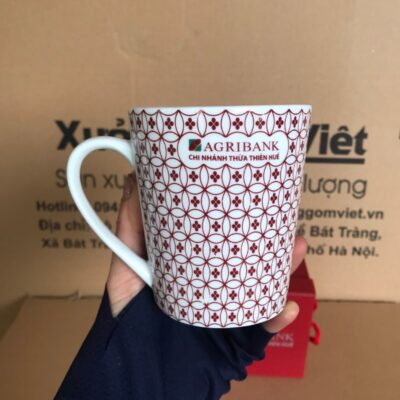 coc-su-trang-bat-trang-in-logo-agribank-chi-nhanh-thua-thien-hue-dang-vat-thap-hoa-tiet-hoa-do-in-quanh-coc (3)