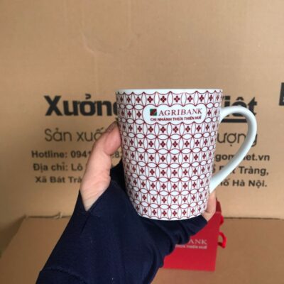 coc-su-trang-bat-trang-in-logo-agribank-chi-nhanh-thua-thien-hue-dang-vat-thap-hoa-tiet-hoa-do-in-quanh-coc (4)