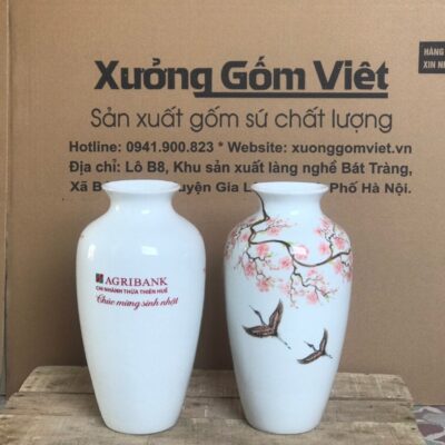 lo-hoa-gom-su-bat-trang-in-logo-ngan-hang-agribank-chi-nhanh-thua-thien-hue-dang-beo-hoa-tiet-canh-canh-dao-hong-chim-en-mau-trang (3)