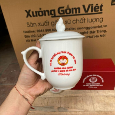 bo-2-coc-su-bat-trang-in-logo-dai-hoi-dai-bieu-mat-tran-to-quoc-viet-nam-phuong-hoai-huong-mau-trang-dang-bau-kem-nap-ngon-lua (2)