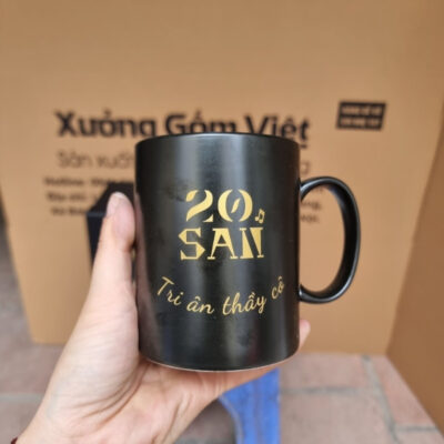 coc-su-bat-trang-in-logo-20-san-dang-tru-quai-c-mau-den (2)