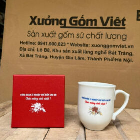 Cốc sứ Bát Tràng in logo Công Đoàn Xí Nghiệp Chế Biến Cao Su dáng ngọn lửa không nắp màu trắng XG-LS210