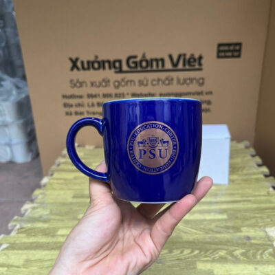 coc-su-bat-trang-in-logo-psu-education-center-mau-xanh-coban-dang-lun (2)