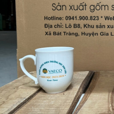 coc-su-bat-trang-in-logo-tuyen-duong-khen-thuong-hoc-sinh-gioi-vaeco-dang-bau-co-quai-ban-tim-mau-trang (3)