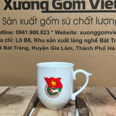 coc-su-bat-trang-in-logo-tuyen-duong-khen-thuong-hoc-sinh-gioi-vaeco-dang-bau-co-quai-ban-tim-mau-trang (4)