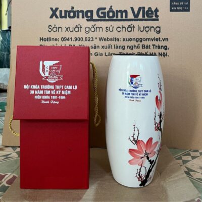 lo-hoa-gom-su-bat-trang-in-logo-hoi-khoa-truong-thpt-cam-lo-30-nam-tim-ve-ky-niem-nien-khoa-1991-1994-mau-trang-dang-bom-hoa-tiet-hoa-dao (2)