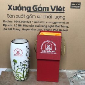 Bình hoa gốm sứ in logo màu trắng dáng bom họa tiết sen xanh XG-LH57